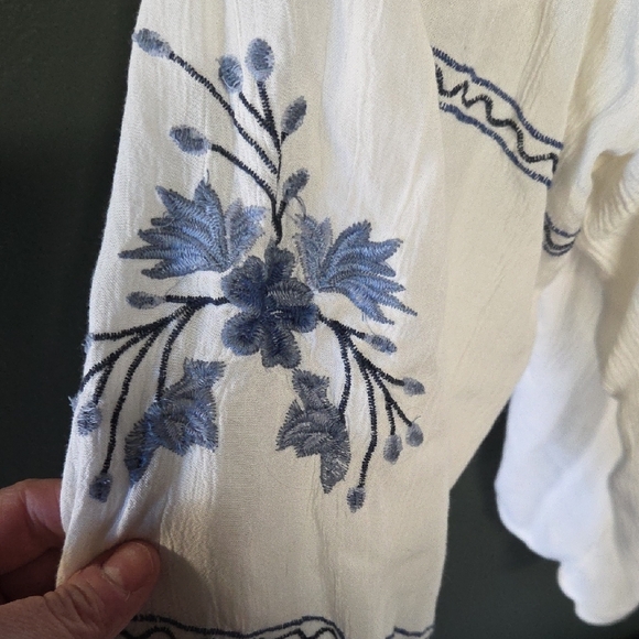 American Eagle Outfitters Off-Shoulder Blouse - Cream and Blue Size L - Picture 5 of 5